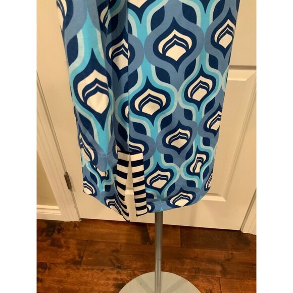 J. McLaughlin Blue & White Printed Pop-over Shirt, Size Small - Picture 4 of 7